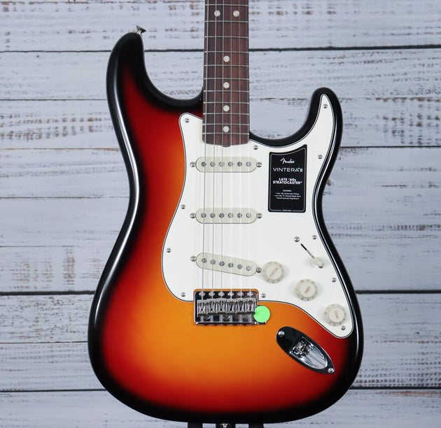 Fender Vintera III Late '60s Stratocaster | 3-Color Sunburst