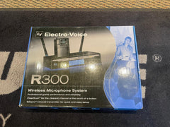 *B-STOCK* Electro-Voice R300 Wireless Microphone System