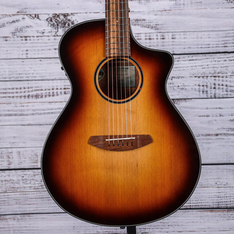 Breedlove Discovery S Concert Edgeburst CE | Red Cedar - African Mahogany