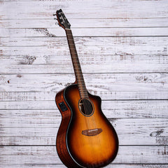 Breedlove Discovery S Concert Edgeburst CE | Red Cedar - African Mahogany