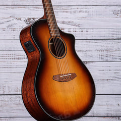 Breedlove Discovery S Concert Edgeburst CE | Red Cedar - African Mahogany
