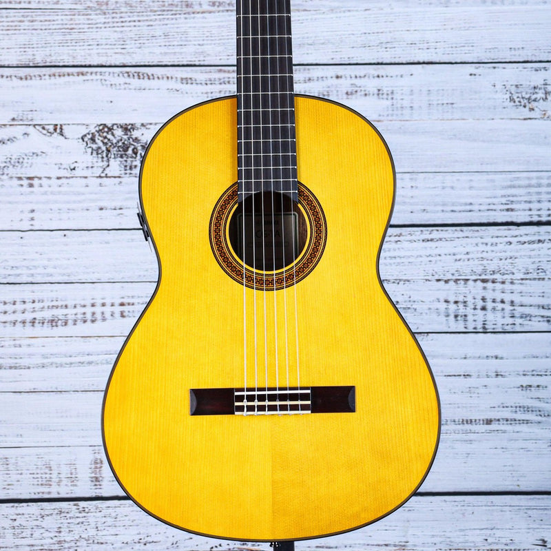 Yamha GC22S Classical Guitar | Solid Spruce Top