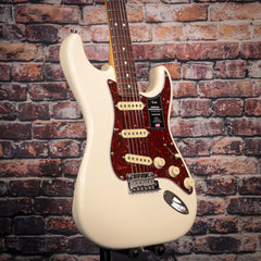 American Professional II Stratocaster | Rosewood Olympic White