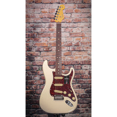 American Professional II Stratocaster | Rosewood Olympic White
