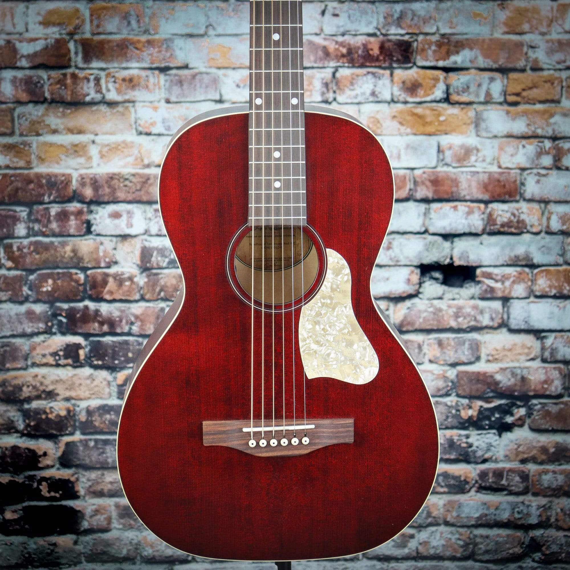 Art & Lutherie Roadhouse Parlor Acoustic Guitar w Electronics | Tennesse Red