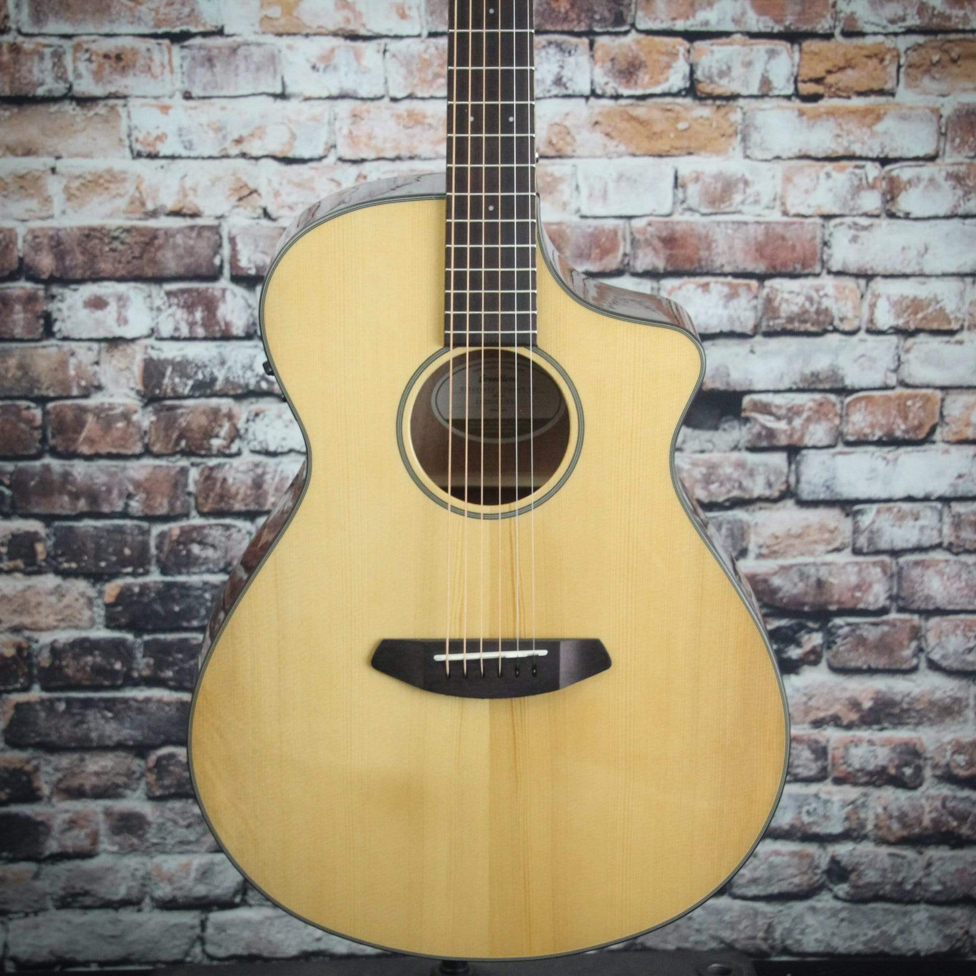Breedlove Discovery Concert CE Acoustic Guitar