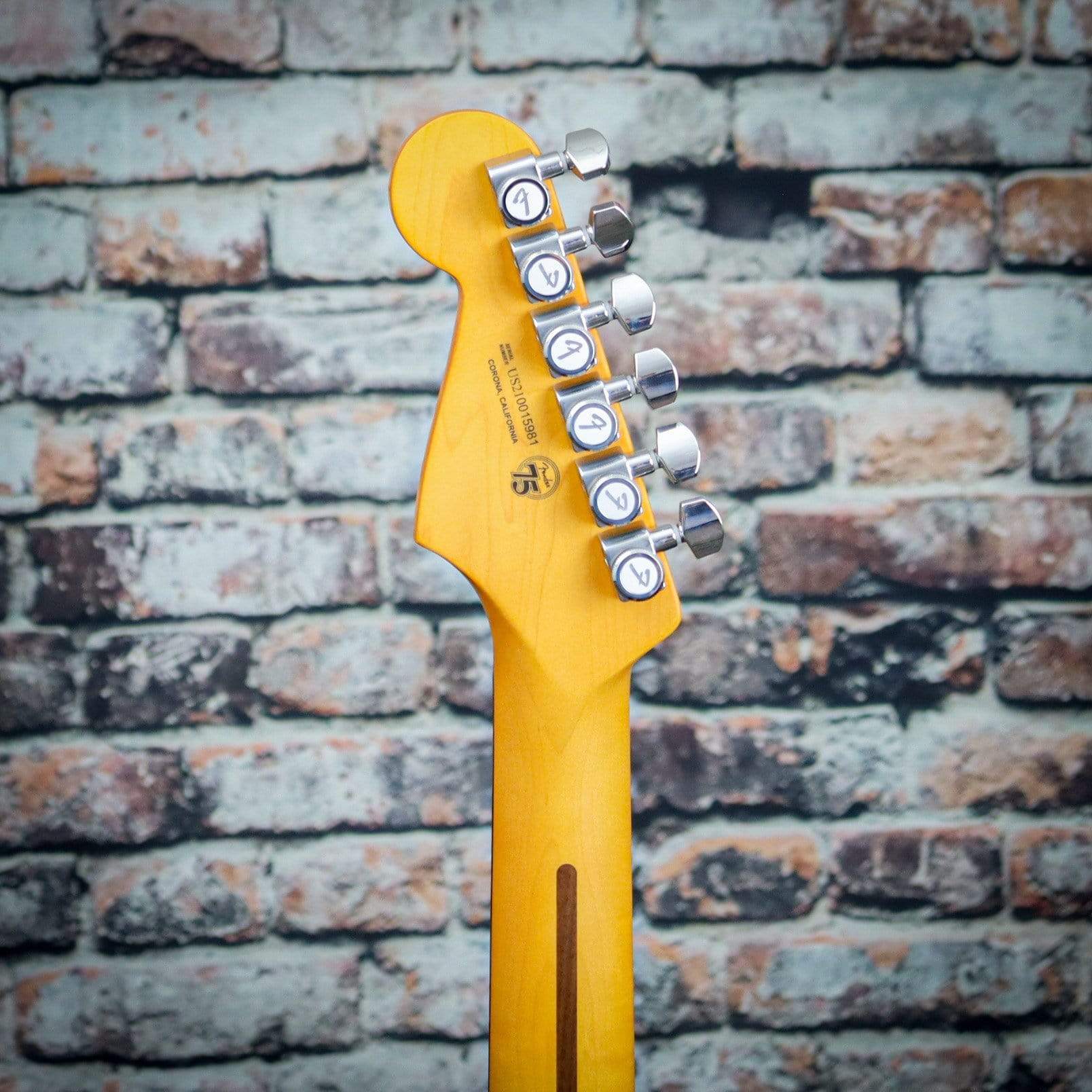Fender American Ultra Luxe Stratocaster | 2-Color Sunburst