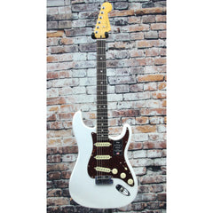 Fender American Ultra Stratocaster | Arctic Pearl