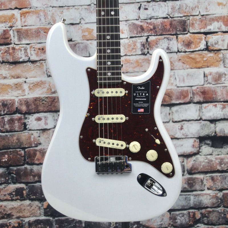 Fender American Ultra Stratocaster | Arctic Pearl