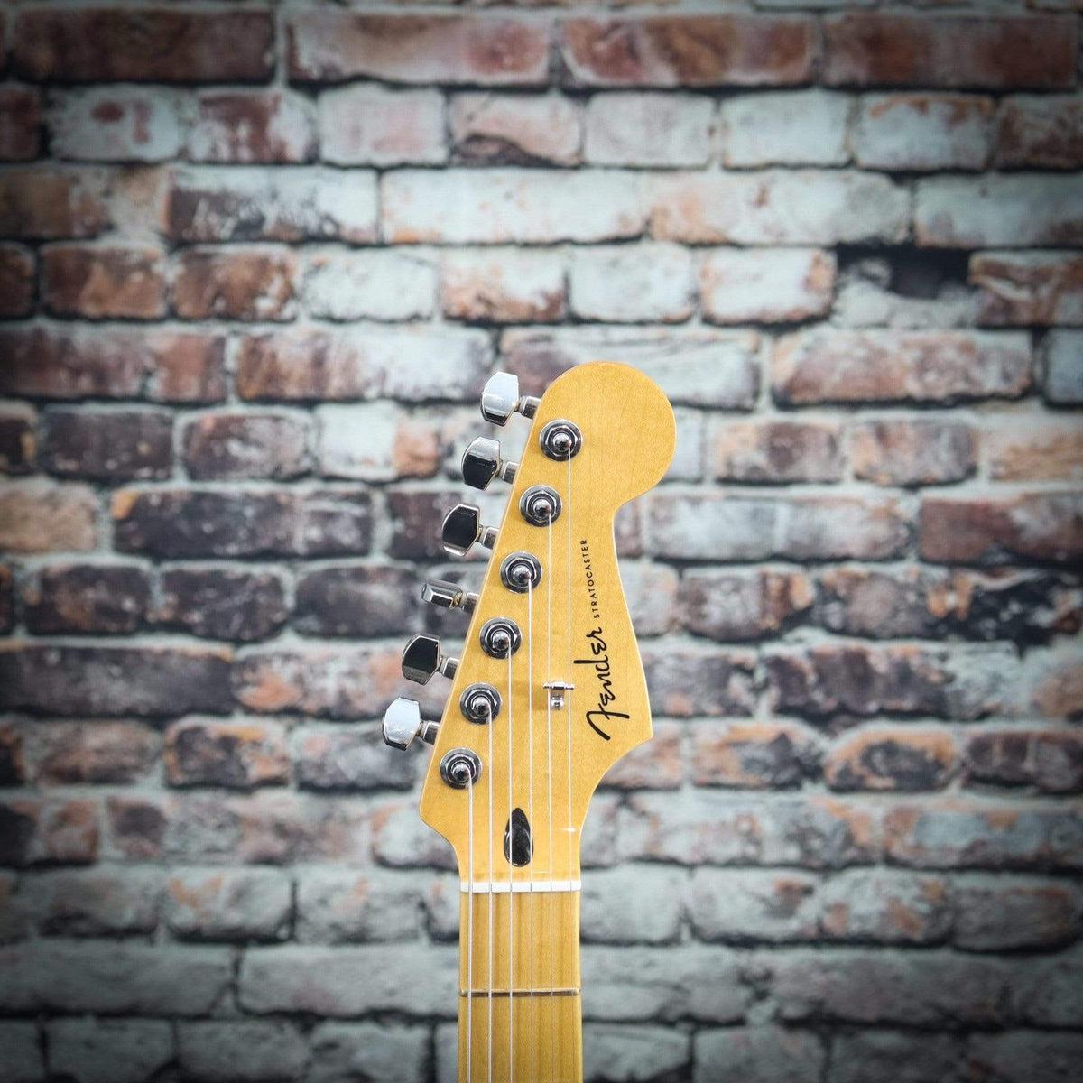 Fender Player Plus Stratocaster HSS | 3-Color Sunburst