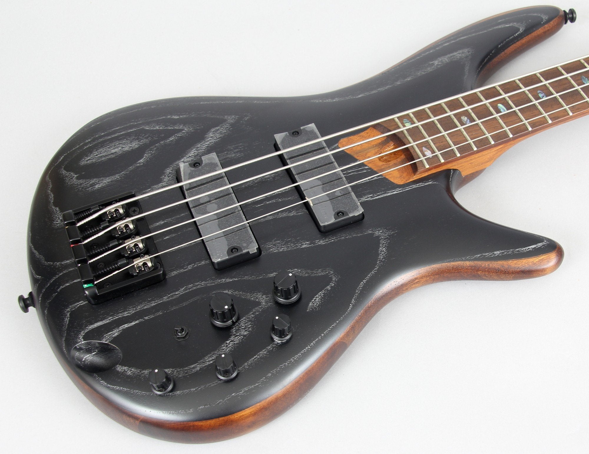 Ibanez SR670 Bass Guitar | Silver Wave Black