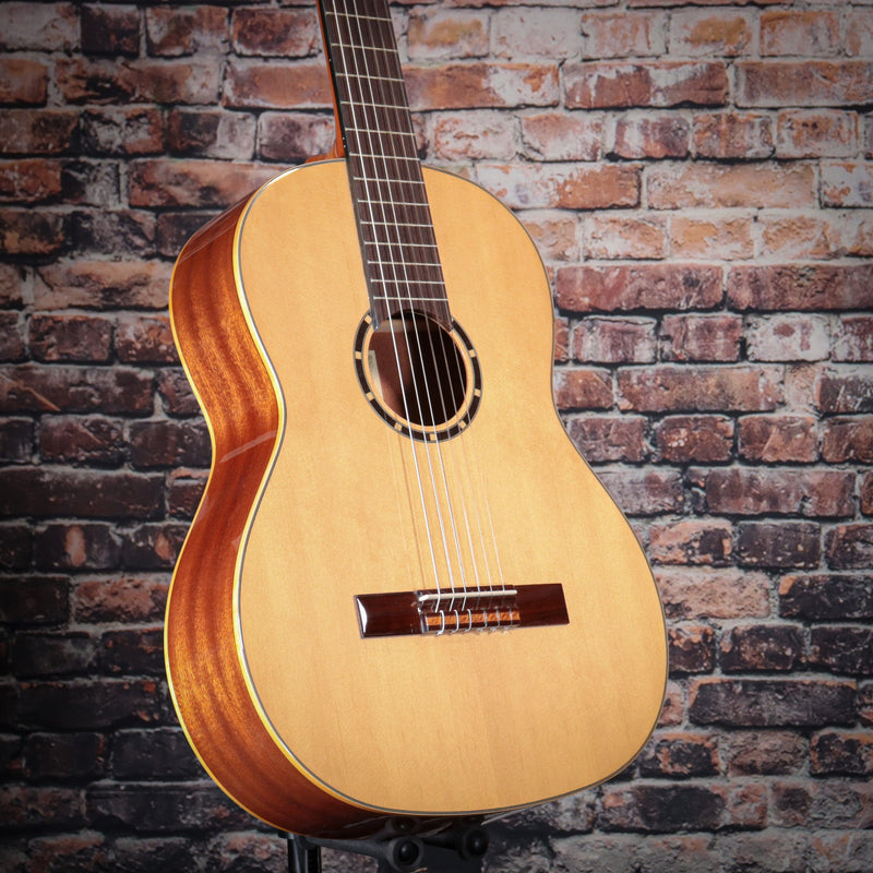 Ortega Full-Size Classical Guitar, Spruce Top, Natural | R121G