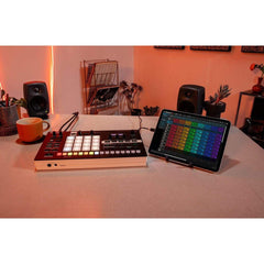 Roland Verselab MV-1 Music Workstation