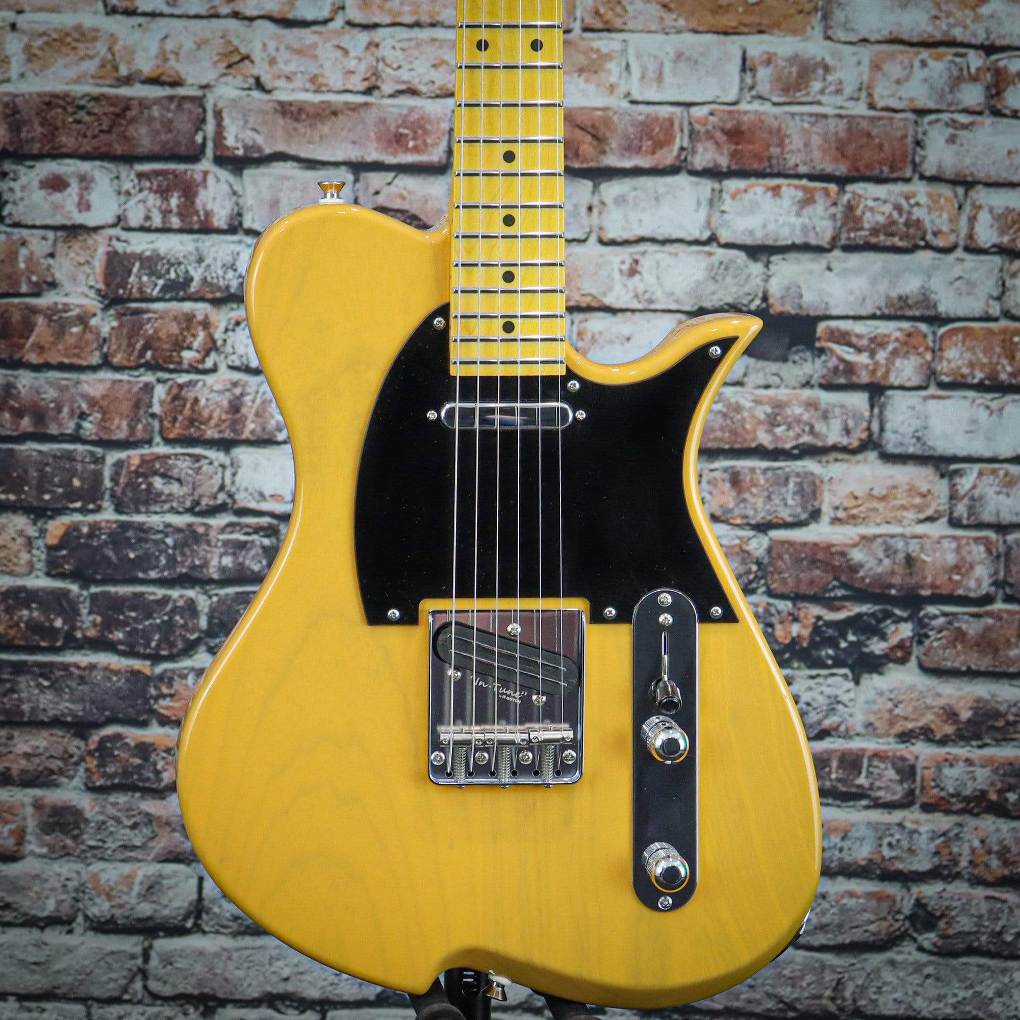 Vola Vasti v3 MC Electric Guitar | Butterscotch Blonde